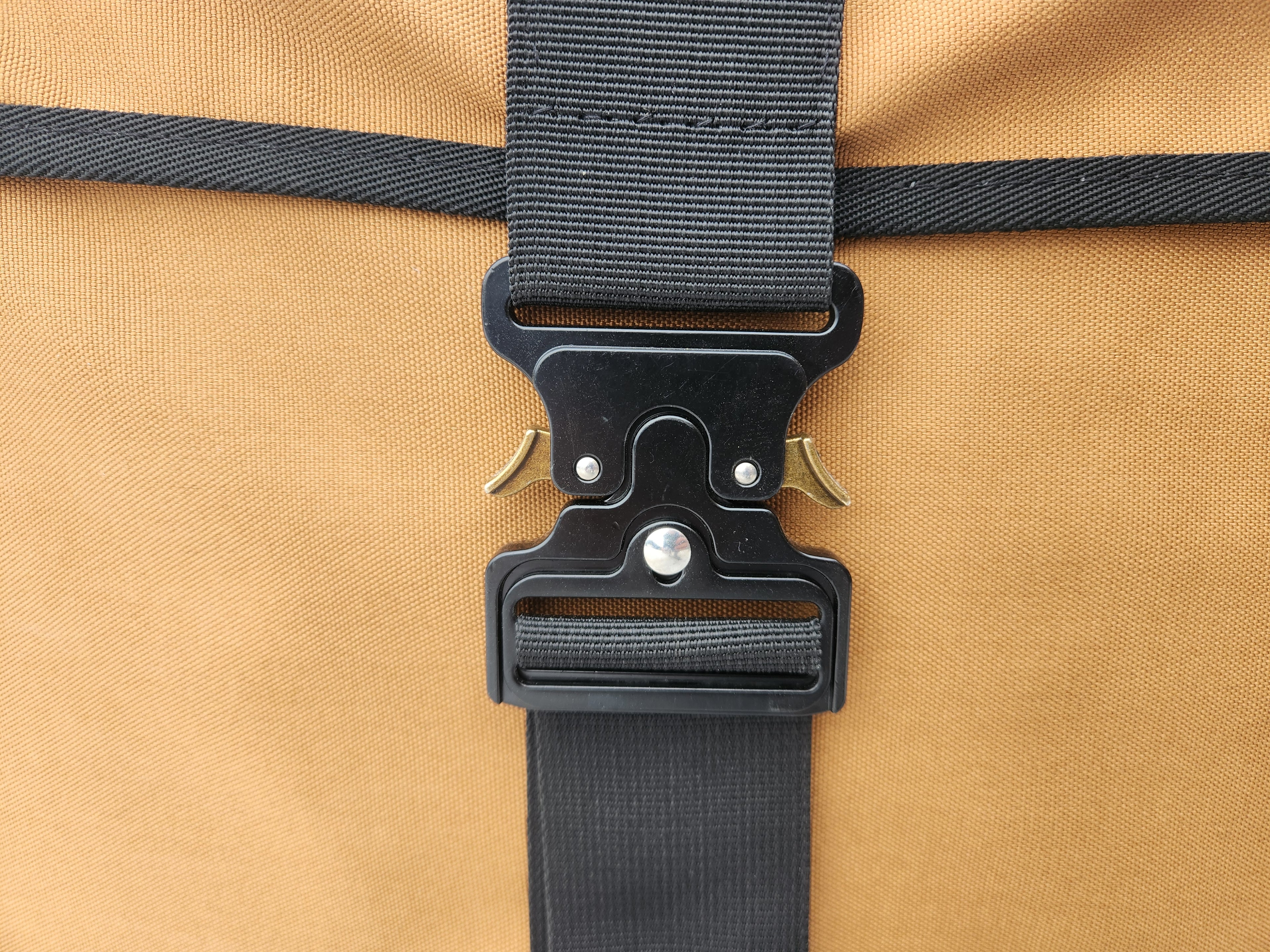 FowlPlay Decoys premium metal buckles that won't break in the cold